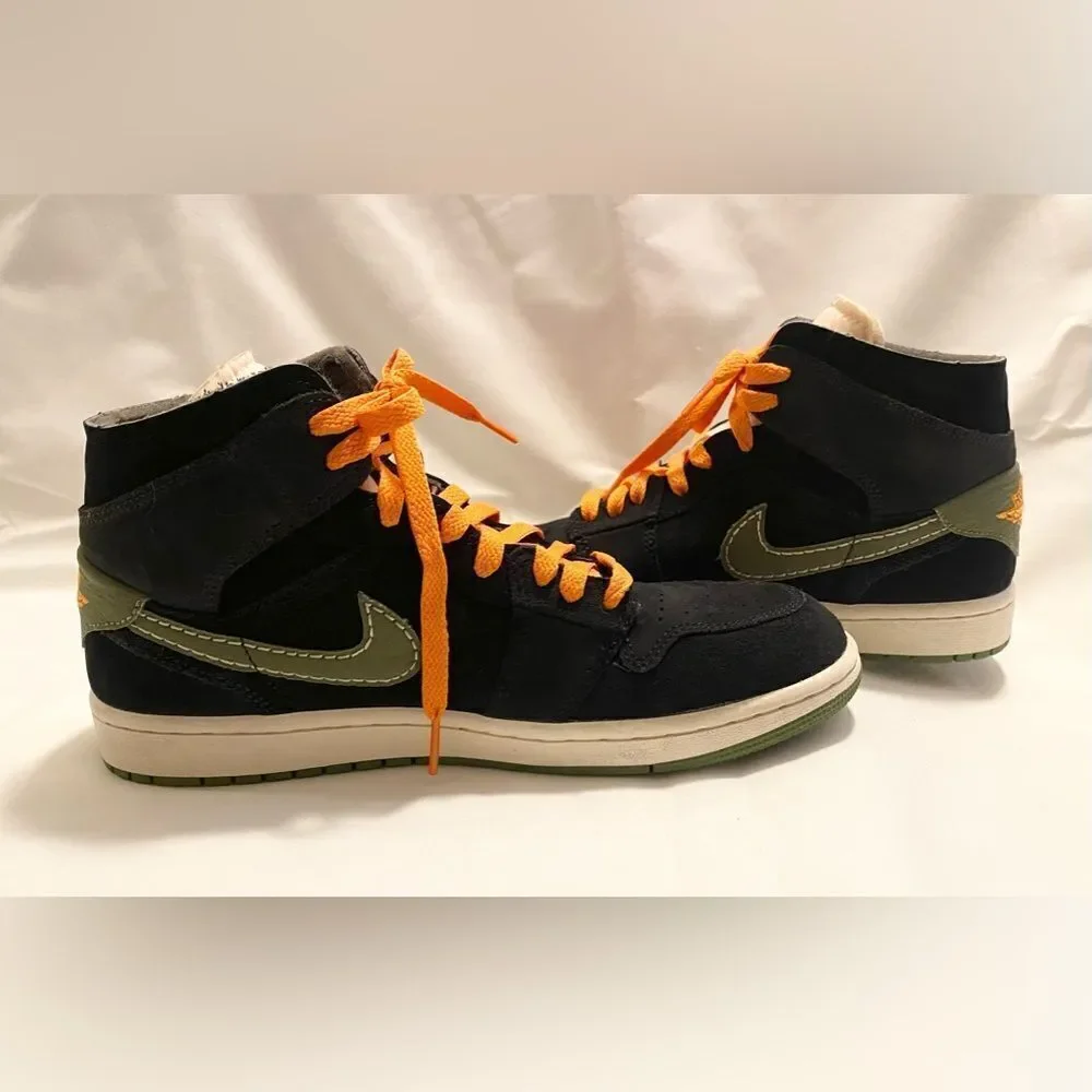 Nike Air Jordan 1 Mid SE Craft. Men size 8.5. Excellent condition.
